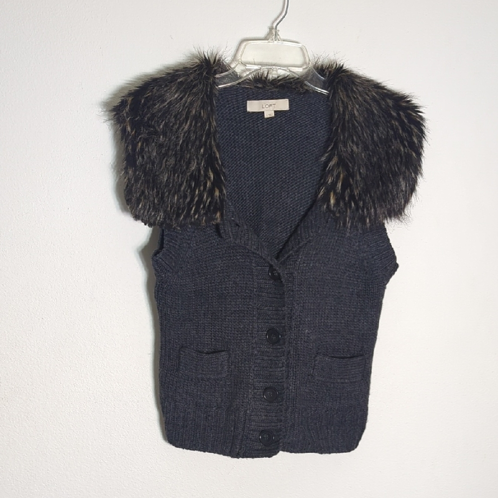 Loft Womens Sweater Vest Knit Gray‎ Brown Faux Fur Neutral Mob Wife Button Small